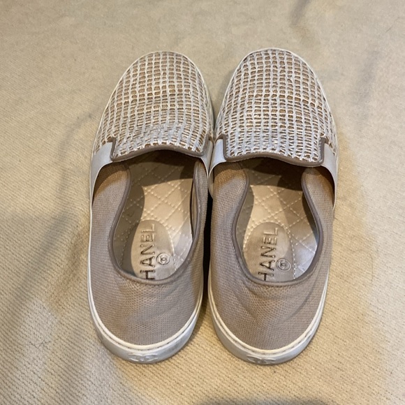 Chanel - Picture 4 of 10